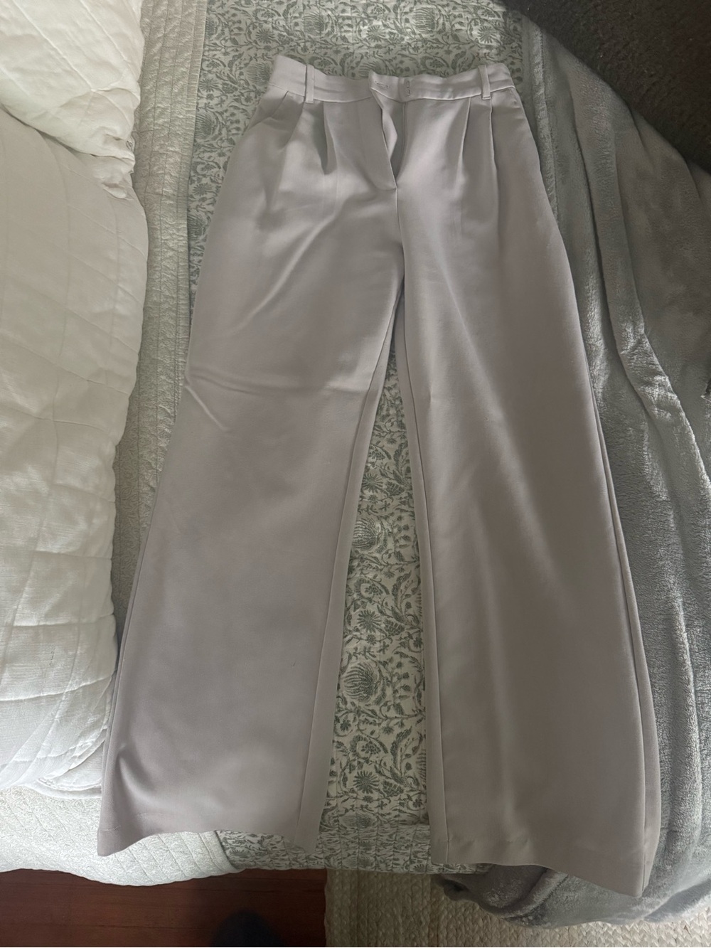 Abercrombie & Fitch Wide-Leg Curve Love Sloane Pants in Cream/Taupe